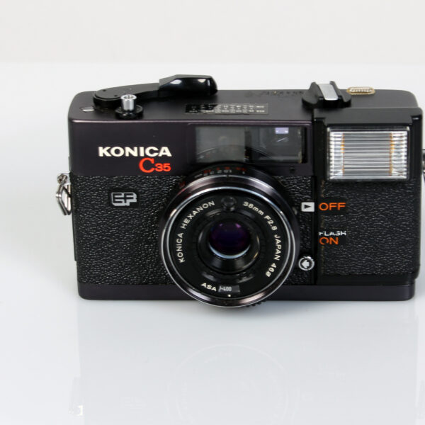 Konica C35 kinofilmikamera