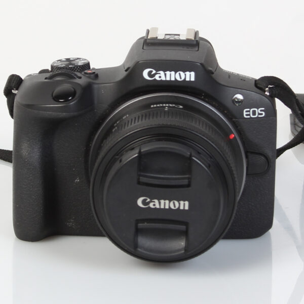 Canon EOS R100 + RF-S 18-45mm