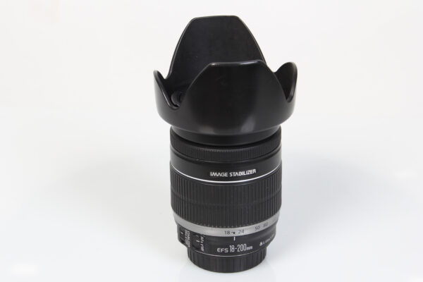 Canon EF S 18-200 mm f3.5-5.6 IS