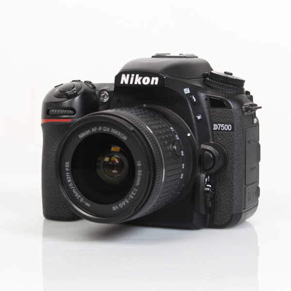 Nikon D7500 + Nikkor AF-P 18-55 F/3.5-5.6 G