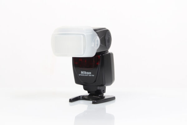 Nikon SB- 700 Speedlight