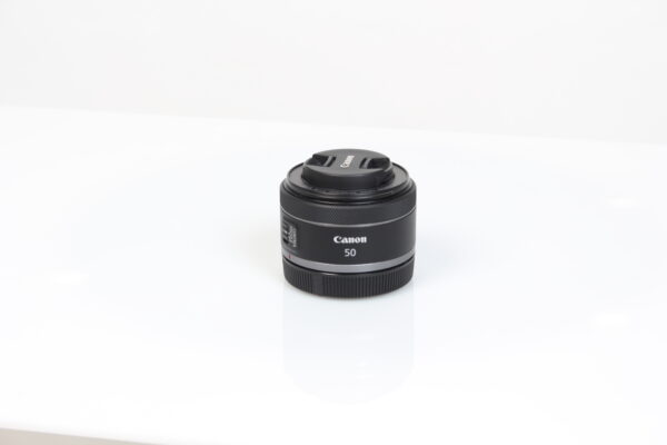 Canon RF 50mm f/1.8 STM