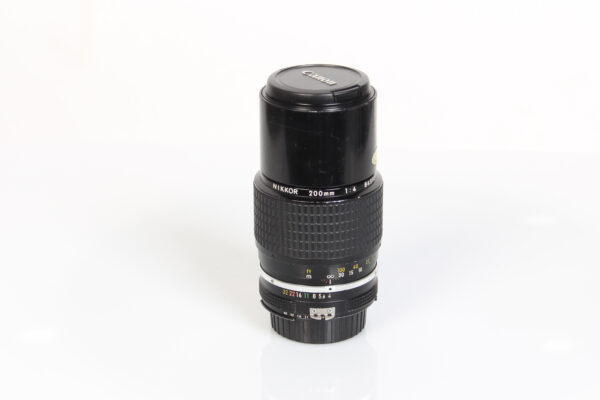 Nikkor 200mm f/4 AI