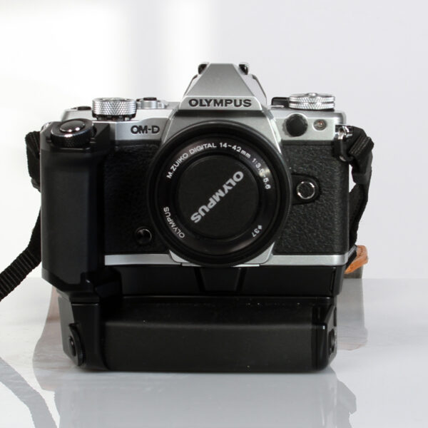 Olympus OM-D M5 II + M-Zuiko 14-42mm f3.5-5.6