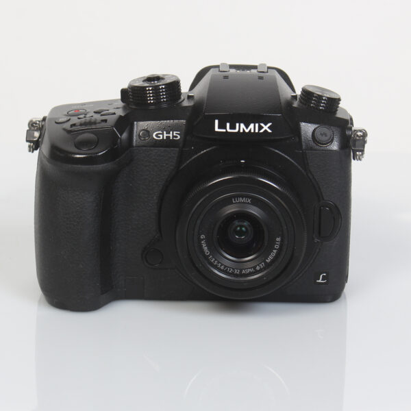 Panasonic GH5 + G vario 12-32mm